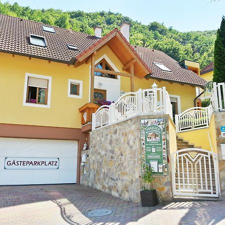Gaestehaus Zur Schoenen Aussicht Spitz an der Donau Room photo