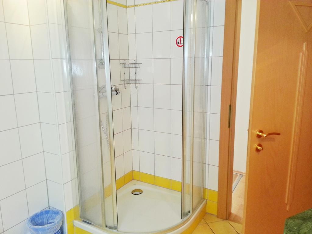 Gaestehaus Zur Schoenen Aussicht Spitz an der Donau Room photo